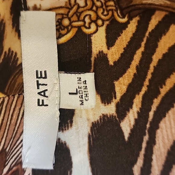 Chain print wrap blouse size L - Picture 5 of 5